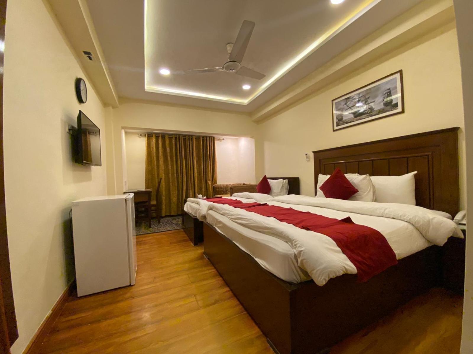 איסלמאבד Diplomat Hotel מראה חיצוני תמונה